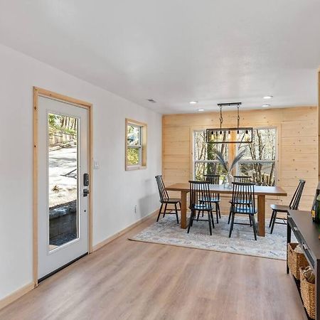 New! Modern Cabin With Two Decks, Bar & Game Room! Gatlinburg Buitenkant foto
