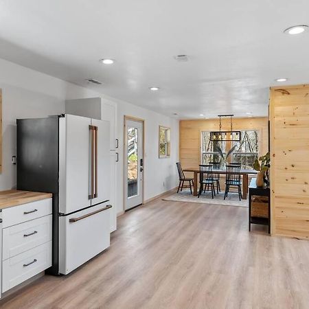 New! Modern Cabin With Two Decks, Bar & Game Room! Gatlinburg Buitenkant foto