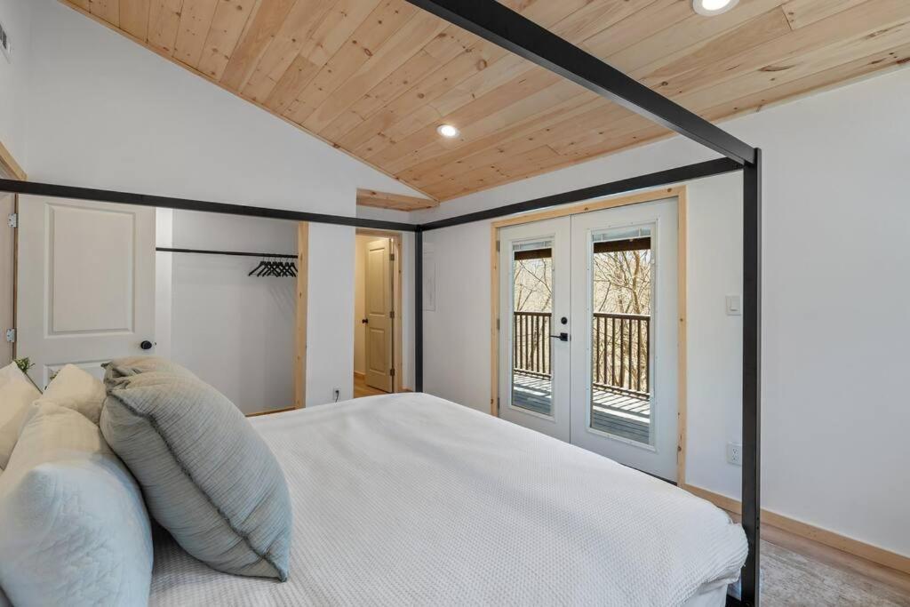 New! Modern Cabin With Two Decks, Bar & Game Room! Gatlinburg Buitenkant foto