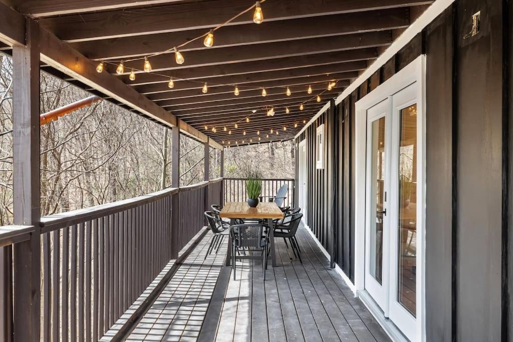 New! Modern Cabin With Two Decks, Bar & Game Room! Gatlinburg Buitenkant foto