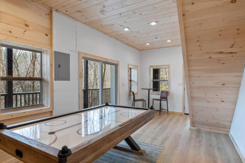 New! Modern Cabin With Two Decks, Bar & Game Room! Gatlinburg Buitenkant foto